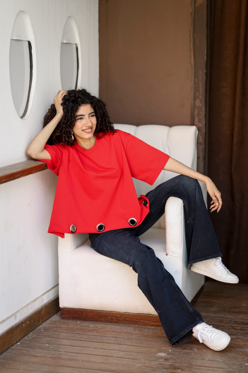 Ring detail oversized top – red